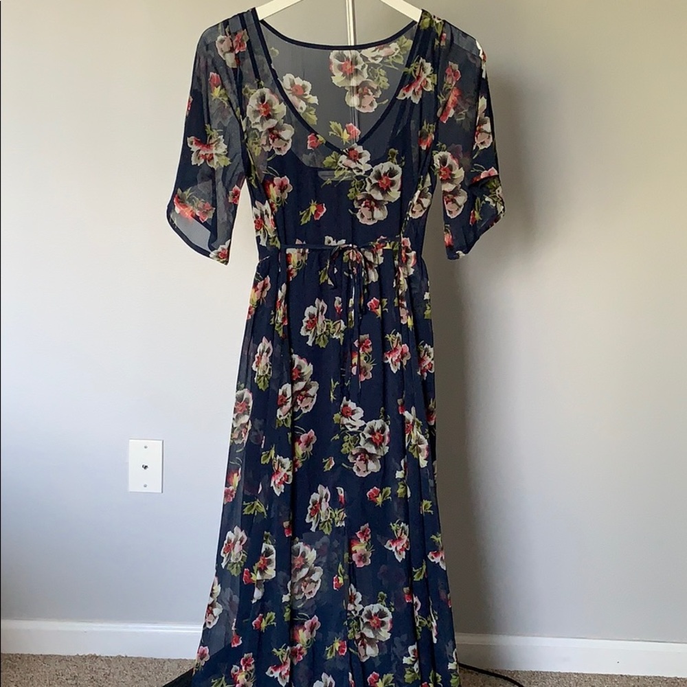 Abercrombie & Fitch floral dress in navy. Size XS.